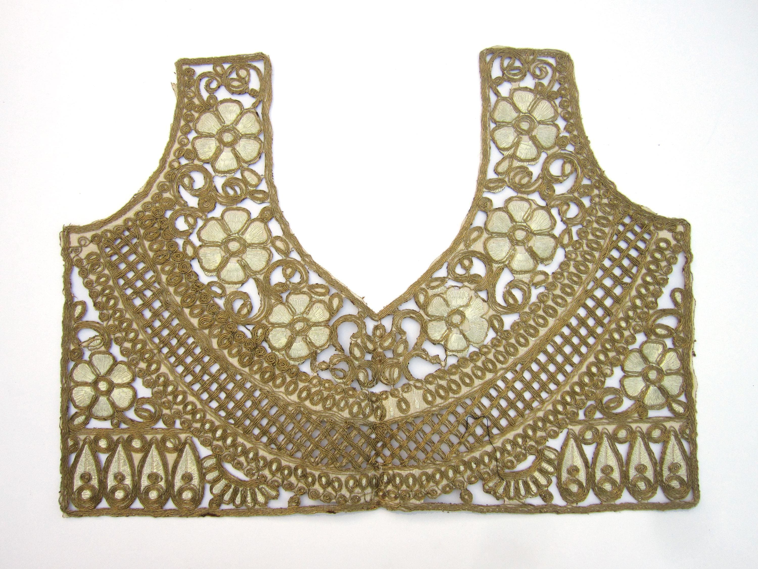 Embroidered Saree Blouse: Unique Style Wedding Outfit
