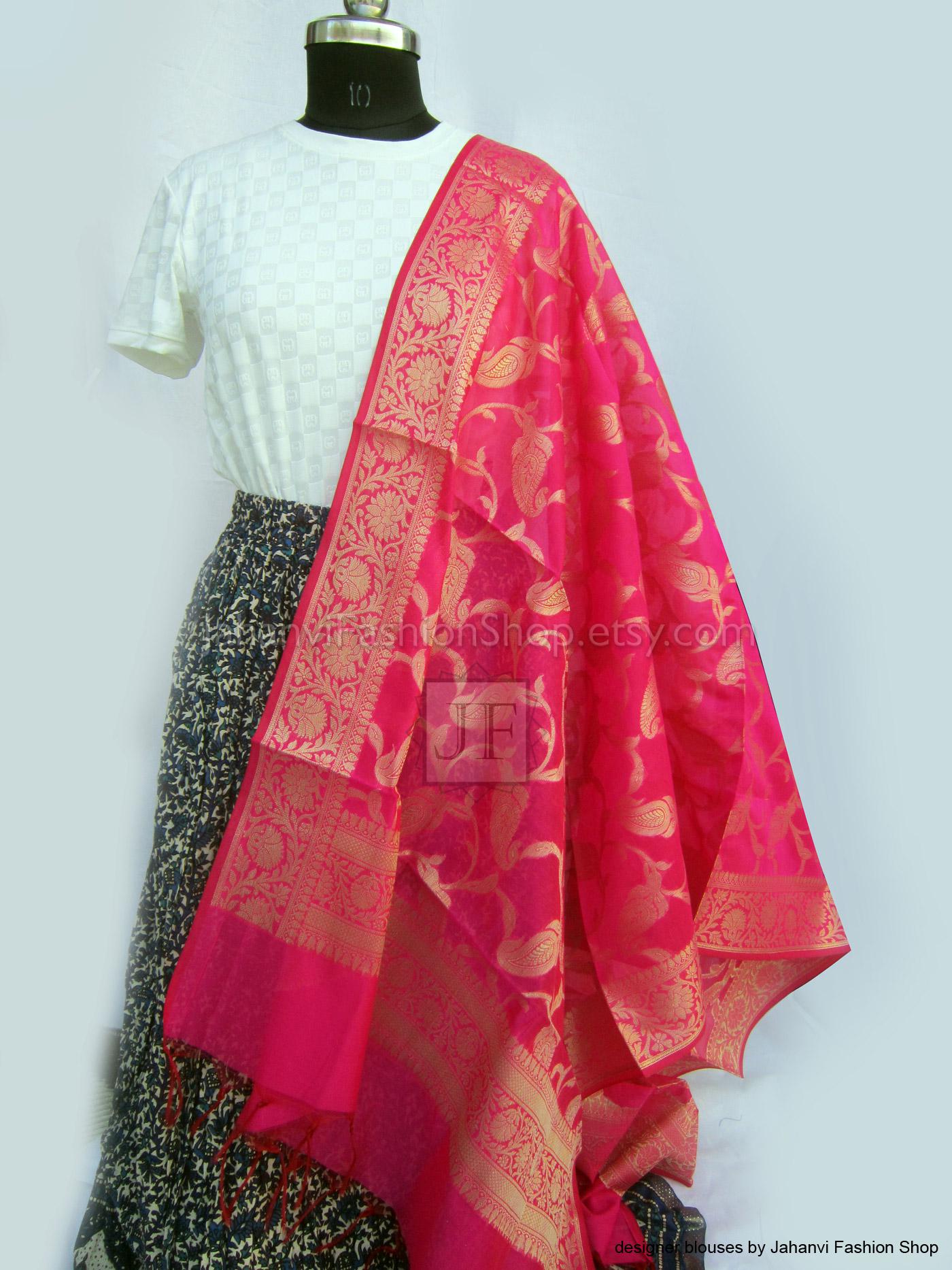 Magenta dupatta Magenta Banarasi Silk Dupatta Floral Weaving